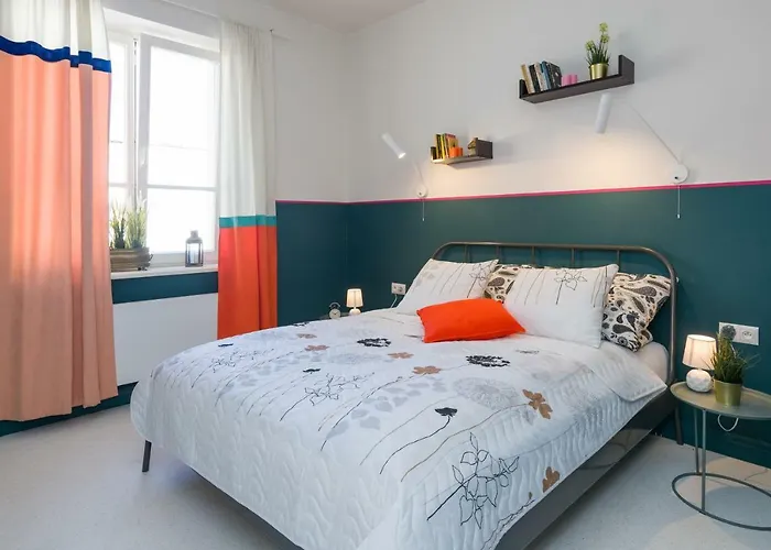Romeo & Julia Luxury Apartments- Walking Distance To Main Square