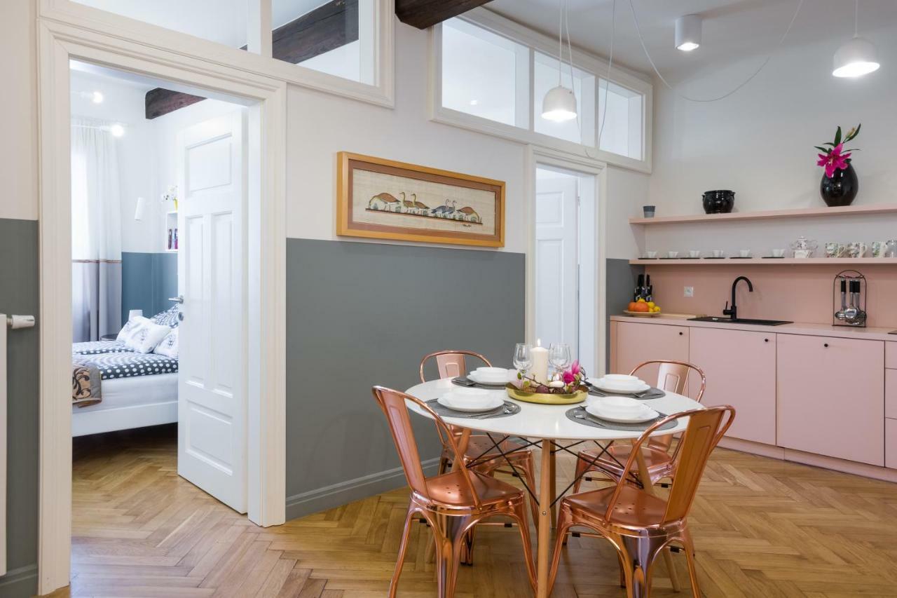 Romeo & Julia Luxury Apartments- Walking Distance To Main Square Krakau
