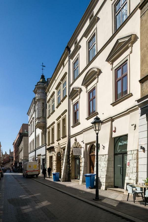 Romeo & Julia Luxury Apartments- Walking Distance To Main Square Apartment *
