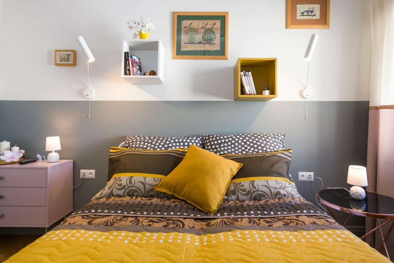 Romeo & Julia Luxury Apartments- Walking Distance To Main Square *